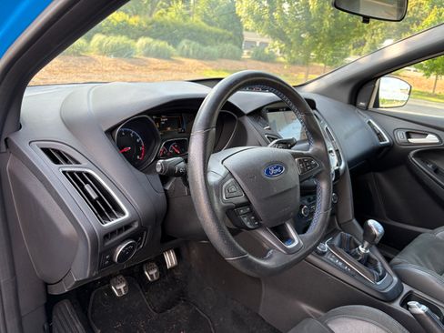 Used 2017 Ford Focus RS AWD/4WD image 11