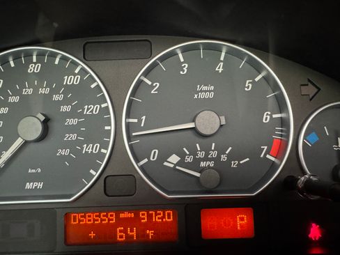 Used 2005 BMW 330Ci Convertible image 10