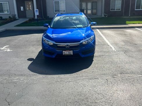 Used 2018 Honda Civic EX image 4