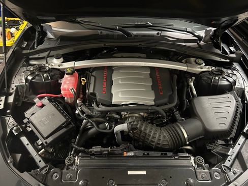 Used 2018 Chevrolet Camaro SS RWD image 22