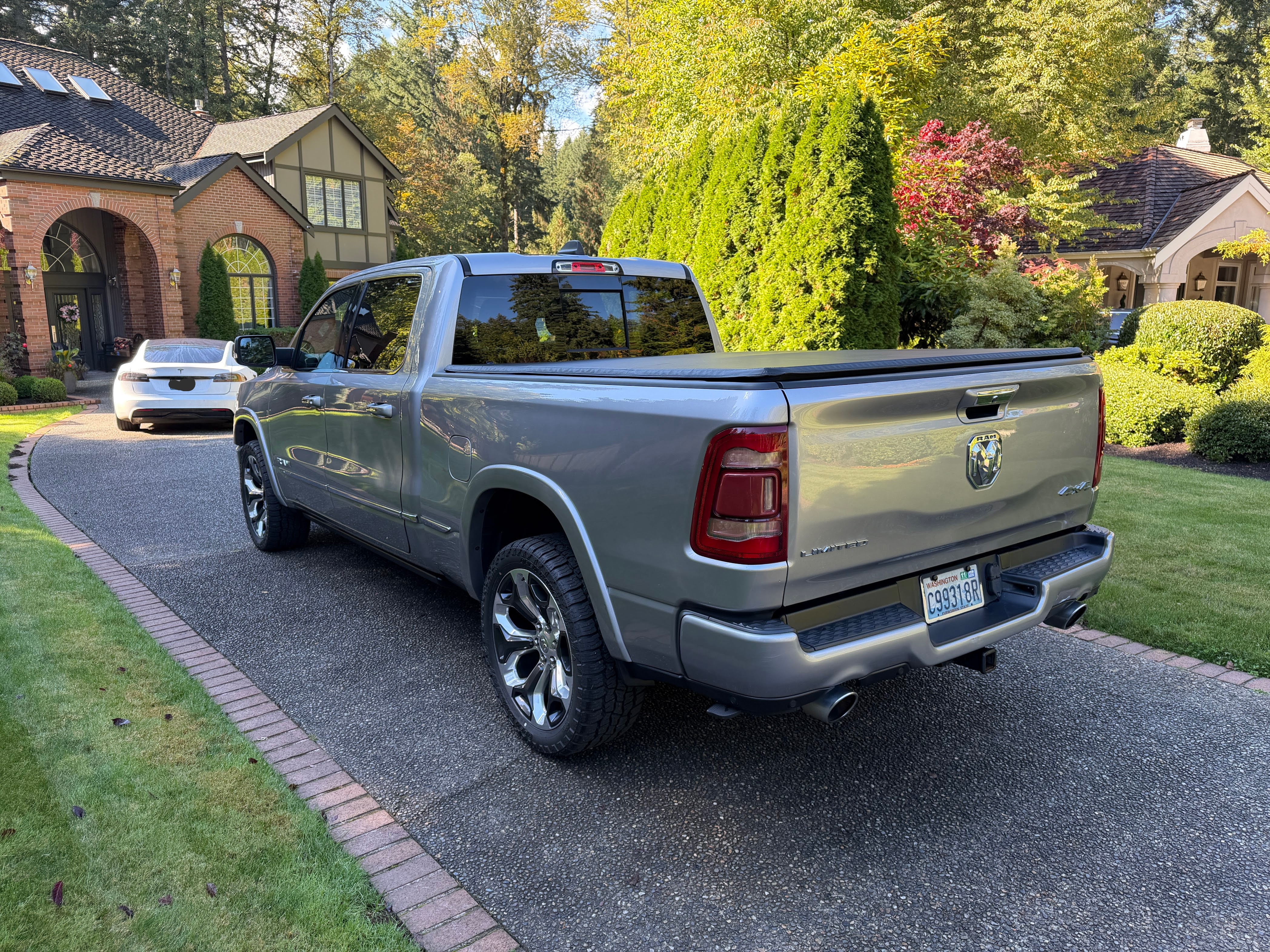 Used 2019 RAM 1500 Limited AWD/4WD image 4