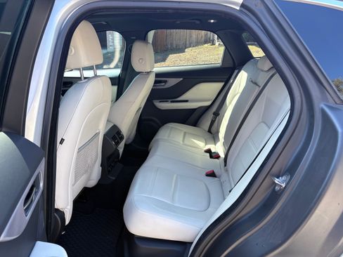 Used 2017 Jaguar F-PACE Prestige image 15