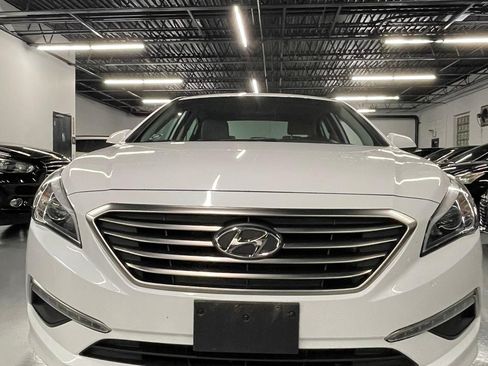 Used 2015 Hyundai Sonata SE image 1