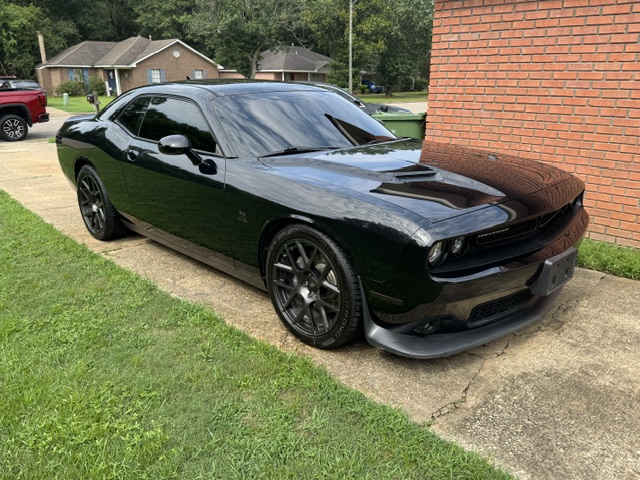 Used 2017 Dodge Challenger R/T Scat Pack w/ Leather Interior Group RWD image 1