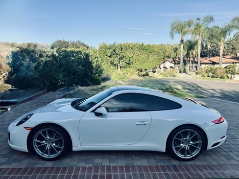 Used 2017 Porsche 911 Carrera image 5