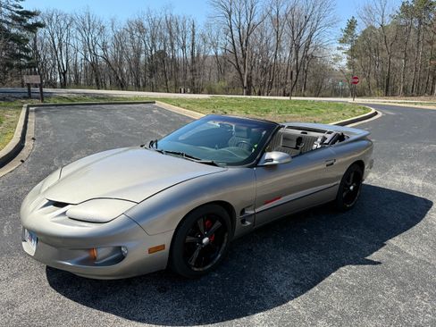 Used 2001 Pontiac Firebird Convertible image 9