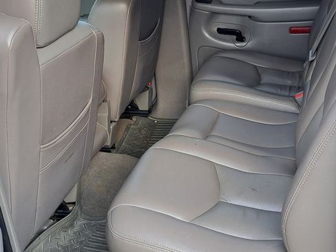 Used 2005 Chevrolet Avalanche Z71 w/ Preferred Equipment Group image 10