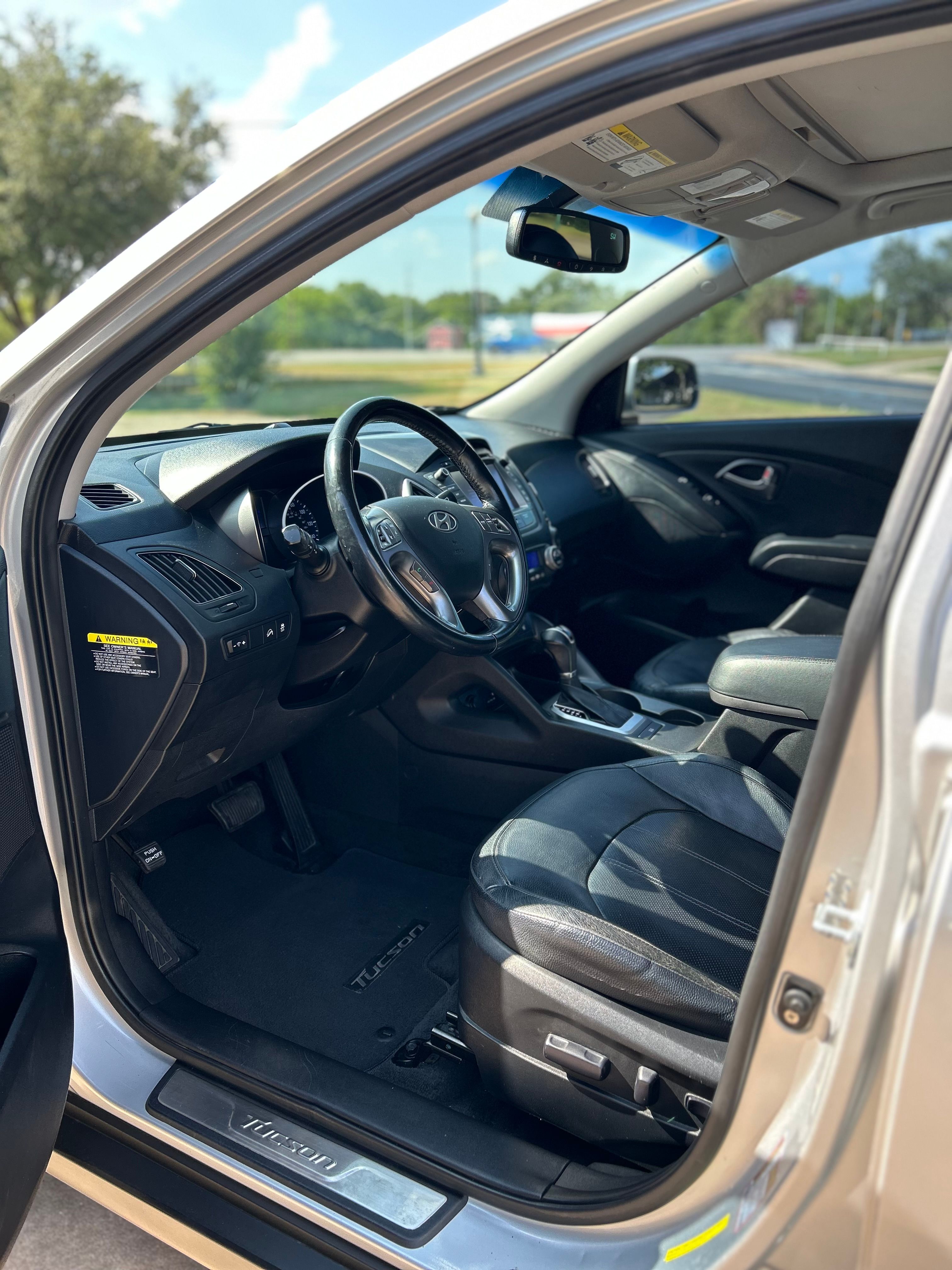 Used 2014 Hyundai Tucson Limited w/ Technology Package 02 FWD image 18
