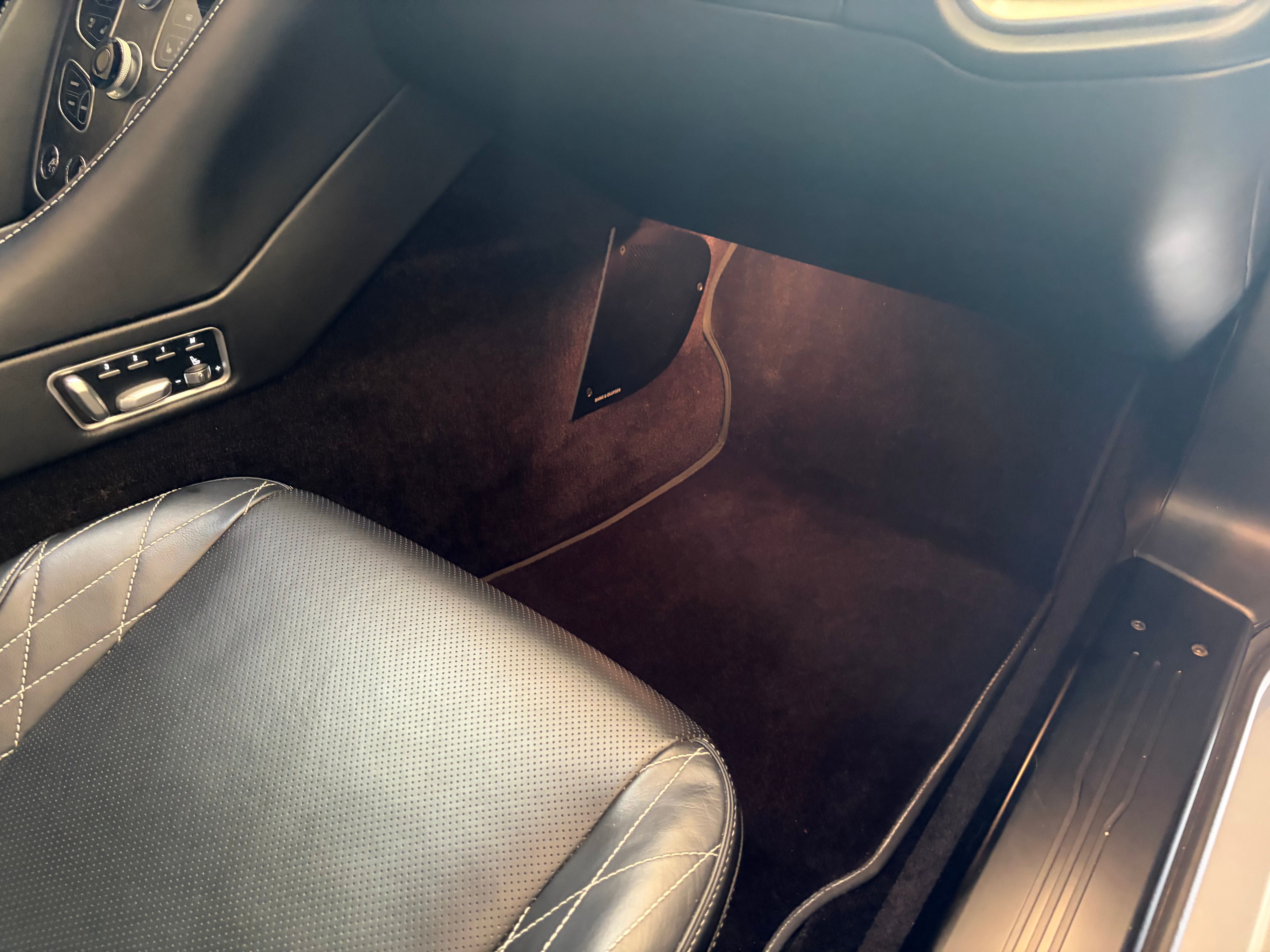 Used 2018 Aston Martin Vanquish S RWD image 25