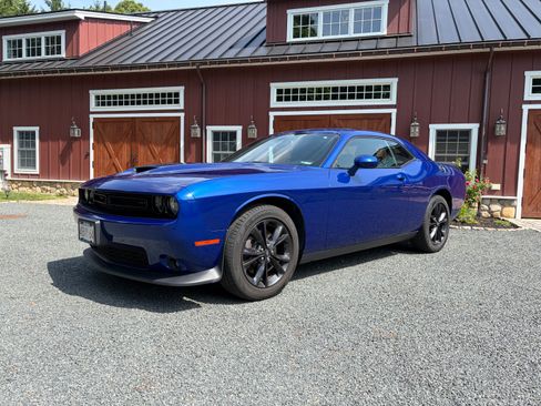 Used 2020 Dodge Challenger GT w/ Blacktop Package AWD/4WD image 2