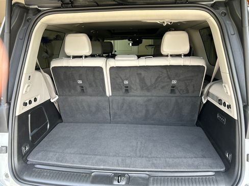 Used 2024 Jeep Wagoneer Series II w/ Premium Group I image 10