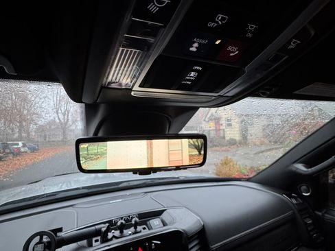 Used 2022 RAM 5500 4x4 Crew Cab image 15