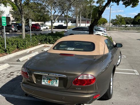 Used 2001 Jaguar XK8 Convertible image 12