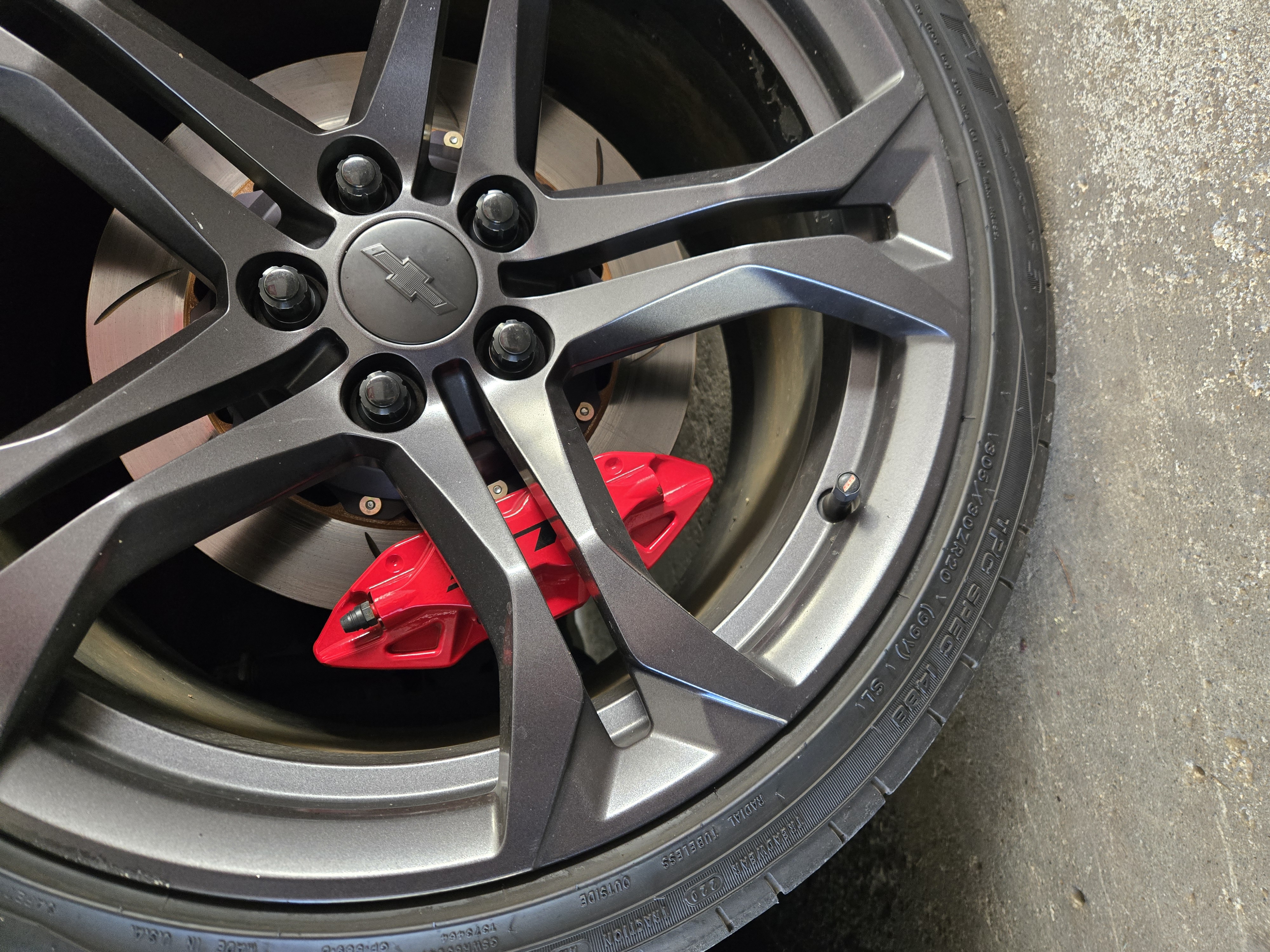 Used 2018 Chevrolet Camaro SS RWD image 13