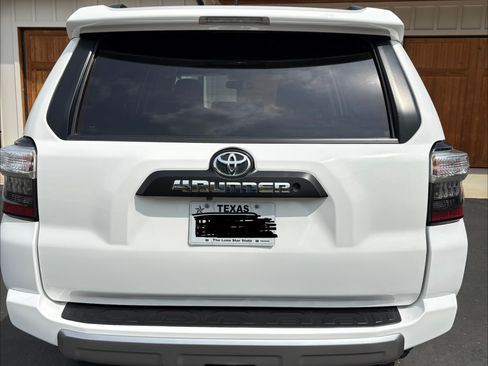 Used 2018 Toyota 4Runner TRD Off-Road Premium image 5