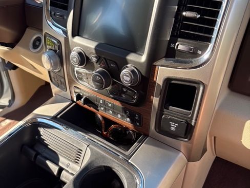 Used 2017 RAM 1500 Laramie w/ Convenience Group image 6