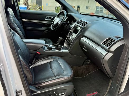 Used 2018 Ford Explorer Sport image 23