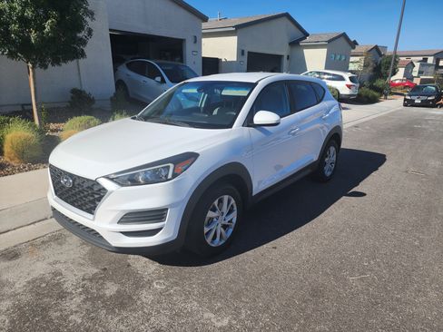 Used 2020 Hyundai Tucson SE image 2