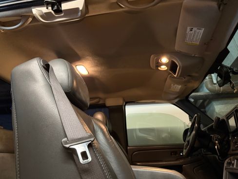 Used 2004 Chevrolet Silverado 1500 SS image 12