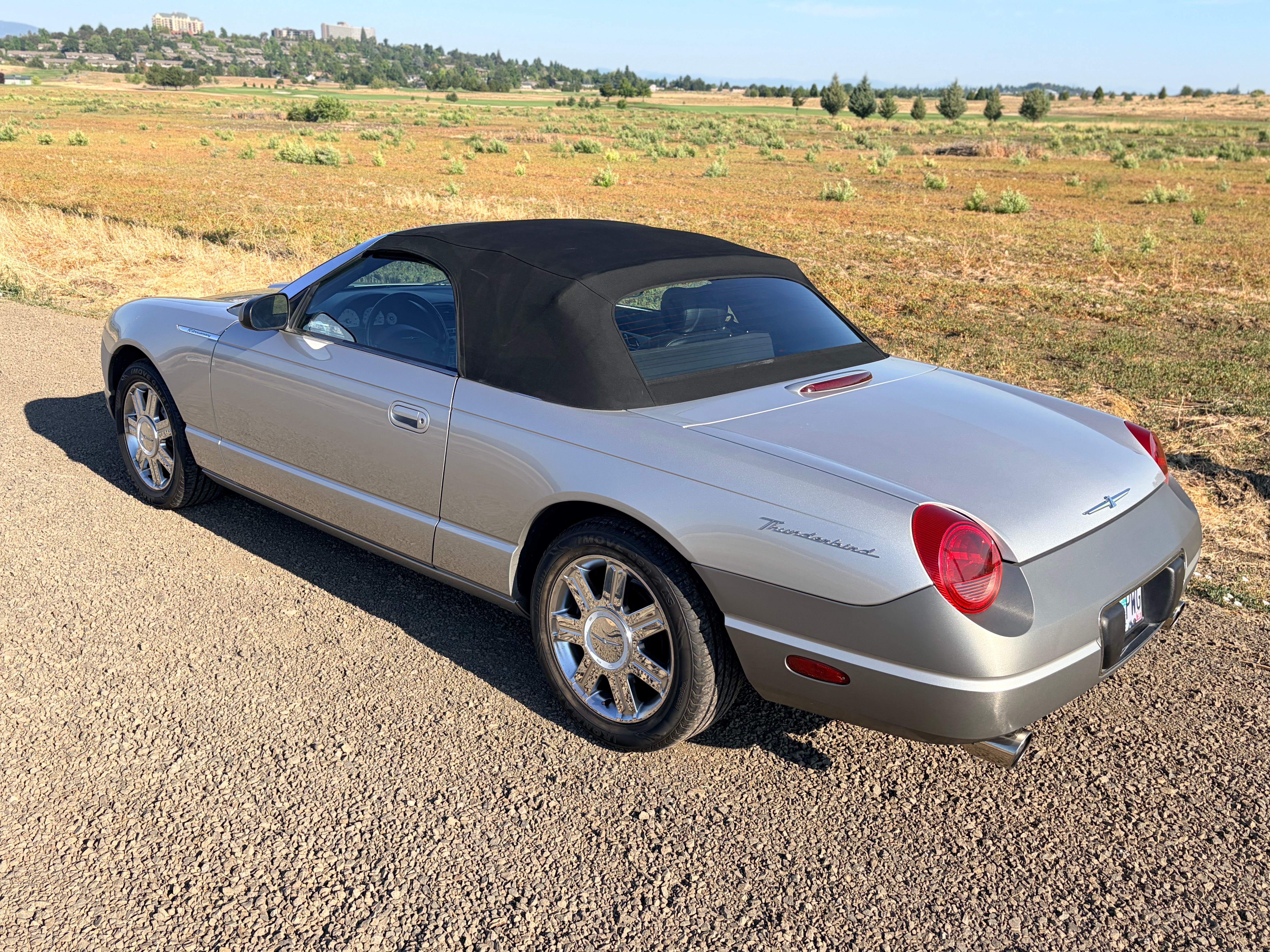 Used 2005 Ford Thunderbird RWD image 16