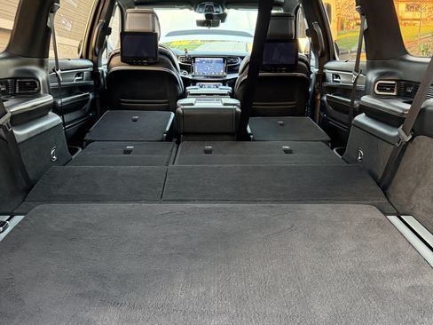 Used 2023 Jeep Grand Wagoneer L Series II w/ Premium Group II image 30