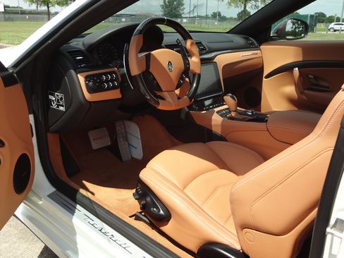 Used 2018 Maserati GranTurismo MC image 8