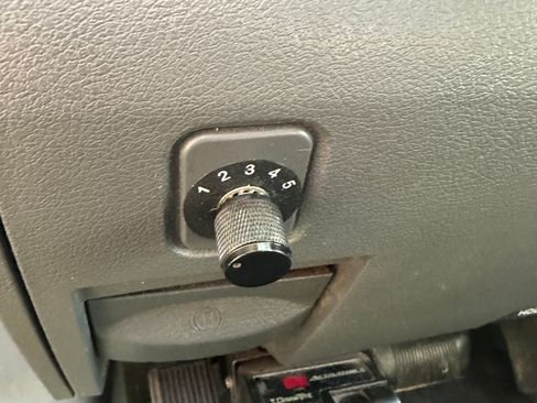 Used 2009 Dodge Ram 2500 Truck SLT w/ Popular Equipment Group image 16