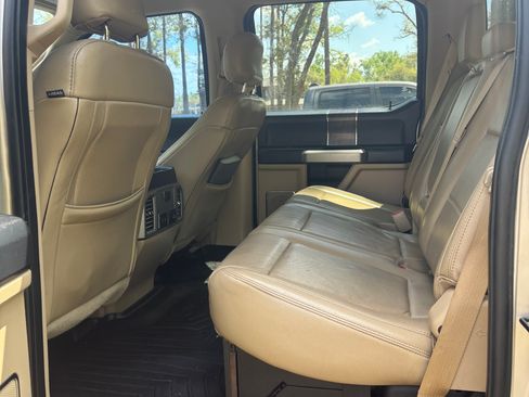 Used 2017 Ford F250 Lariat w/ Lariat Value Package image 6