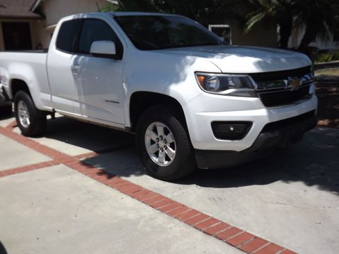 Used 2017 Chevrolet Colorado W/T w/ WT Convenience Package RWD image 2
