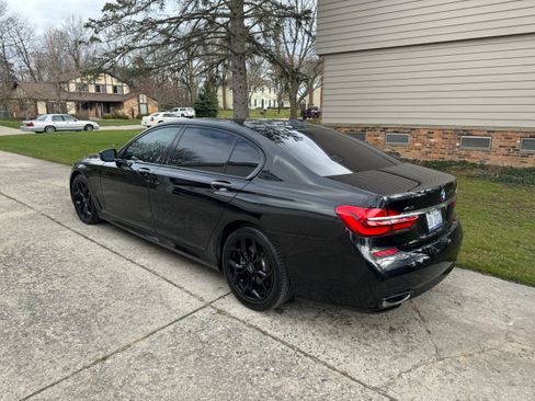 Used 2019 BMW 740i xDrive image 14