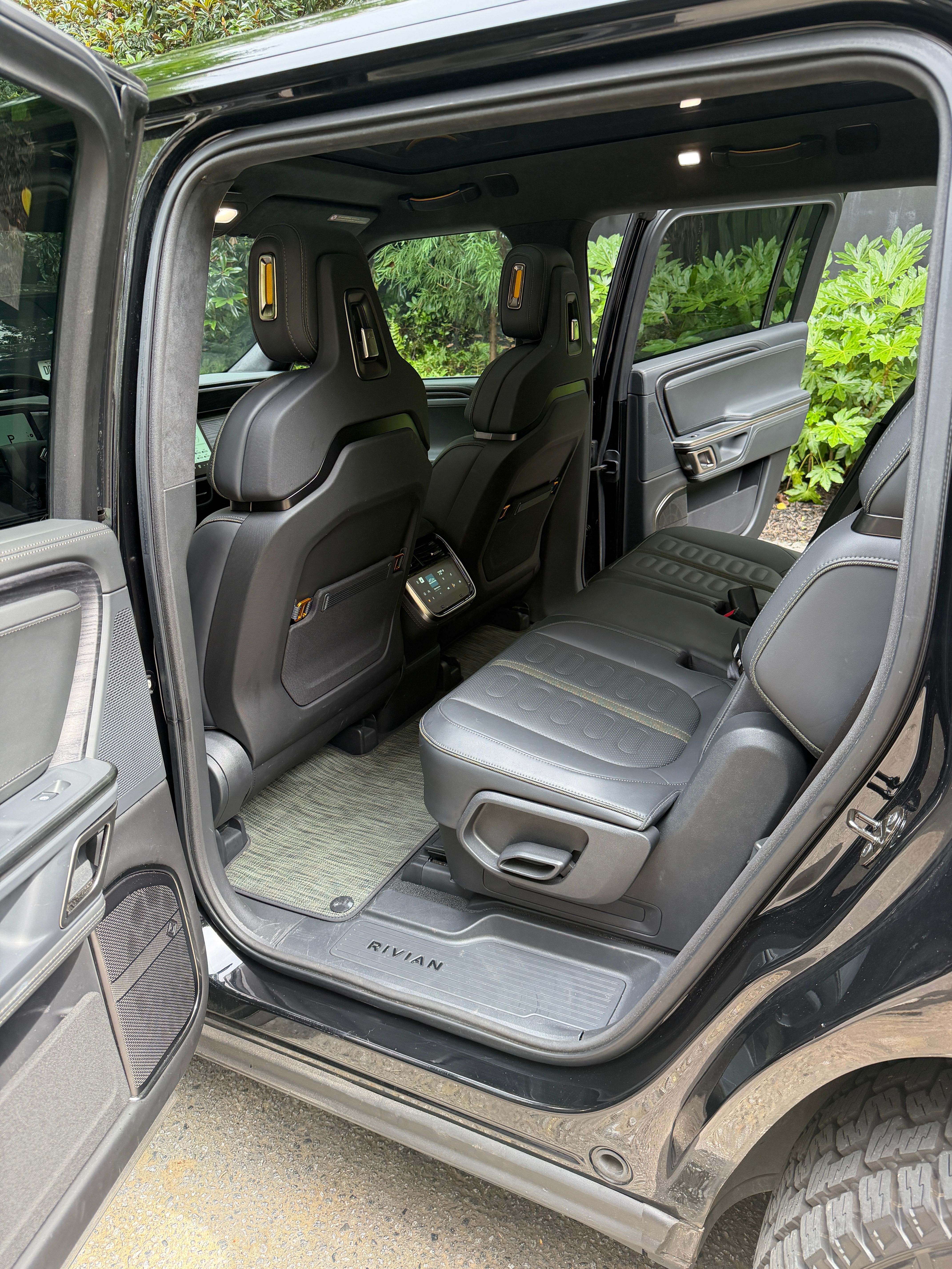 Used 2024 Rivian R1S Adventure AWD/4WD image 13