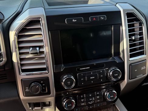 Used 2017 Ford F250 Lariat w/ Lariat Value Package AWD/4WD image 6