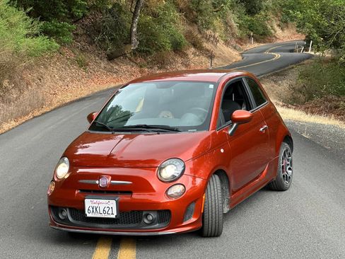 Used 2013 FIAT 500 Turbo w/ Comfort/Convenience Group image 2
