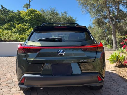 Used 2021 Lexus UX 250h image 4