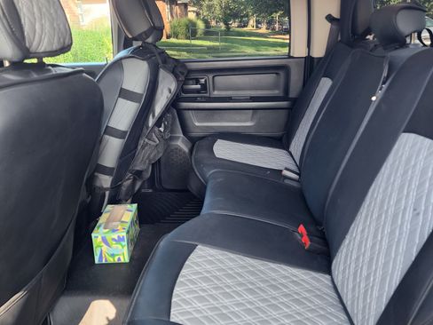 Used 2017 RAM 1500 Express w/ Black Ram 1500 Express Group image 17