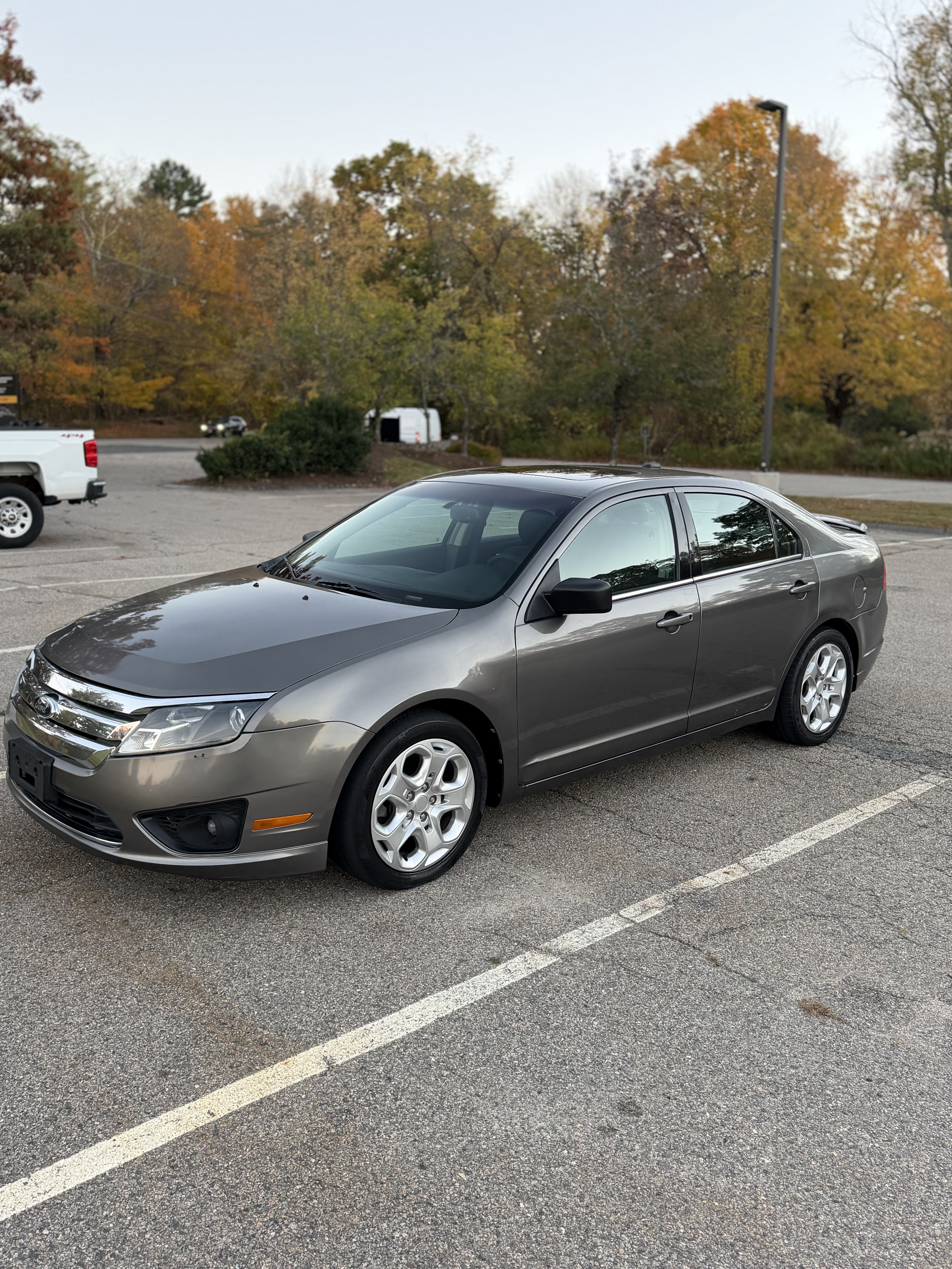 Used 2011 Ford Fusion SE w/ 202A Rapid Spec Order Code FWD image 1