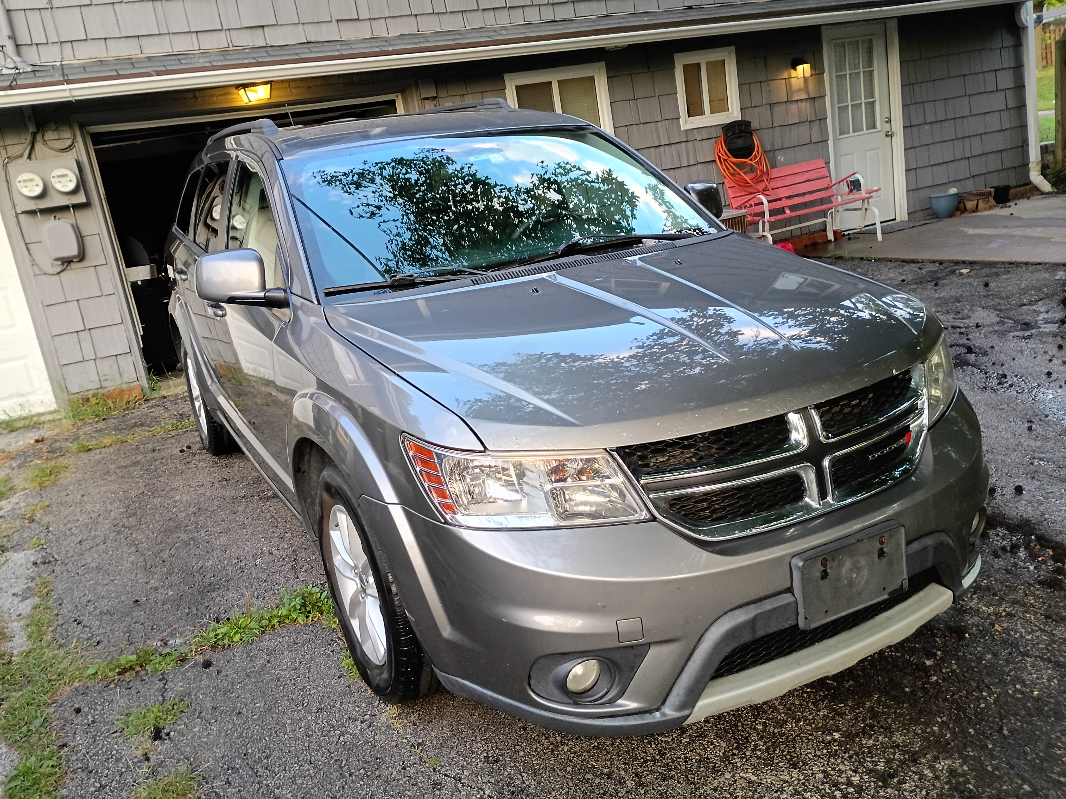 Used 2013 Dodge Journey SXT w/ Flexible Seating Group FWD image 1
