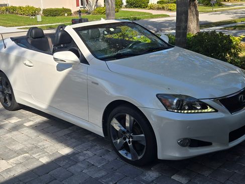 Used 2012 Lexus IS 350C w/ Luxury Pkg image 8