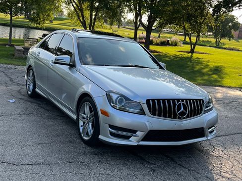 Used 2014 Mercedes-Benz C 300 4MATIC Sedan image 2