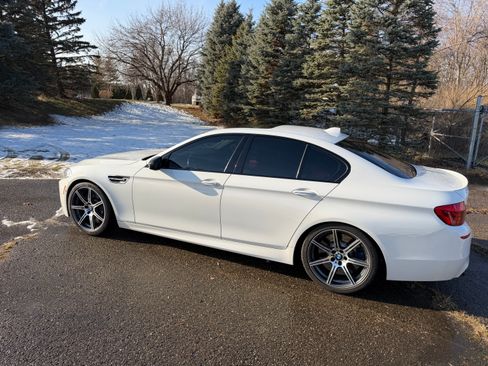 Used 2015 BMW M5 image 2