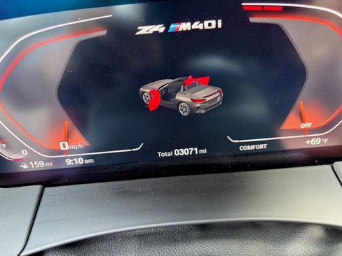 Used 2025 BMW Z4 M40i w/ Edition image 11