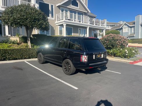 Used 2010 Land Rover Range Rover Supercharged image 2