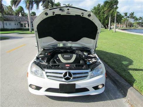 Used 2010 Mercedes-Benz C 300 Sedan image 5