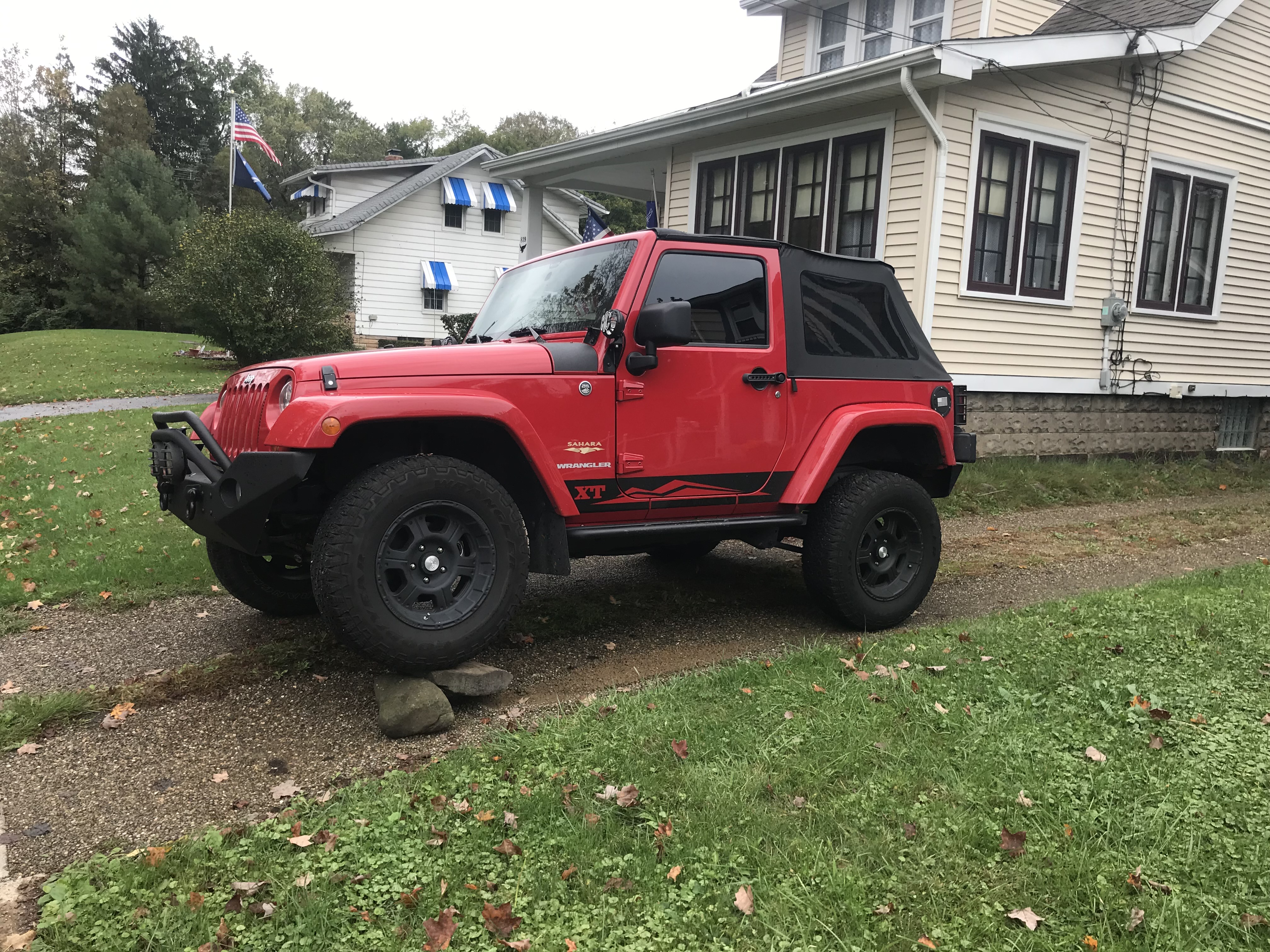 Used 2012 Jeep Wrangler Sahara w/ Connectivity Group AWD/4WD image 14
