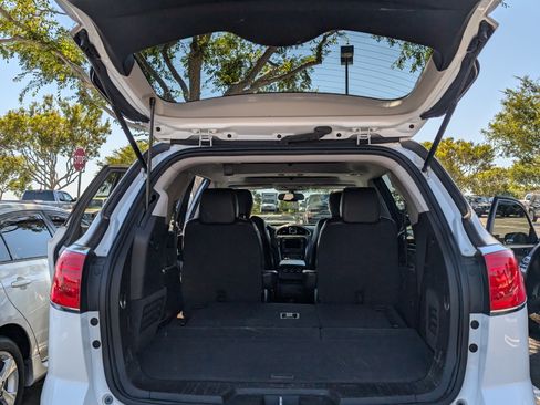 Used 2016 Buick Enclave Leather image 11