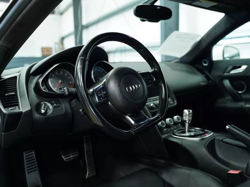Used 2011 Audi R8 V8 image 13