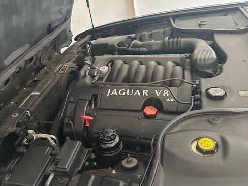 Used 2003 Jaguar XJ8 L RWD image 1