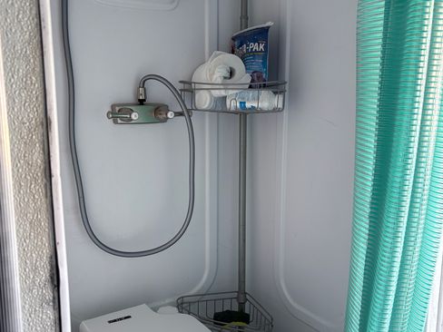 Used 2018 Mercedes-Benz Sprinter 2500 image 17