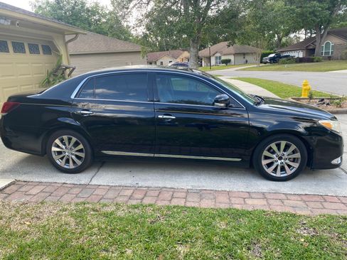 Used 2012 Toyota Avalon Limited image 2
