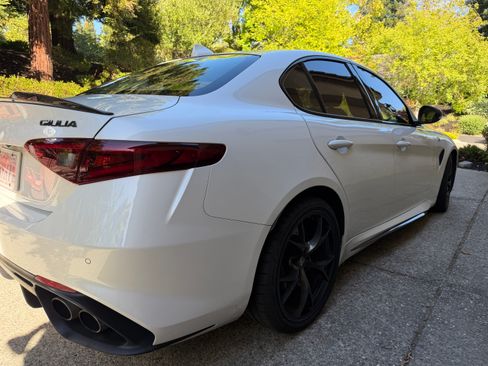 Used 2020 Alfa Romeo Giulia Quadrifoglio RWD image 6